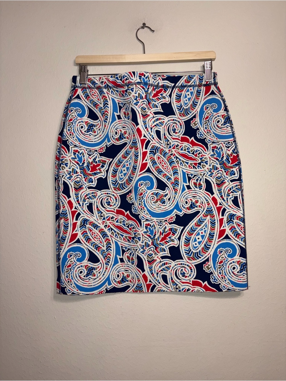 J. McLaughlin Reversible Pencil Skirt Size M‎ Paisley Geometric Art To Wear